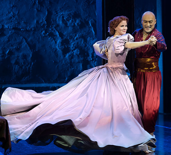Kelli O'Hara and Ken Watanabe in The King and I (Photo credit: Paul Kolnik) (Courtesy of Lincoln Center Theater)