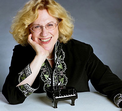 Sara Davis Buechner